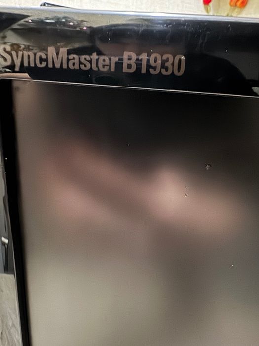 Продам 
Монитор Samsung SyncMaster B1930