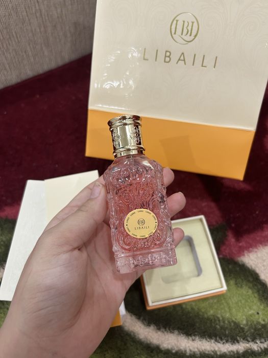 Прада, Либре, Версачи