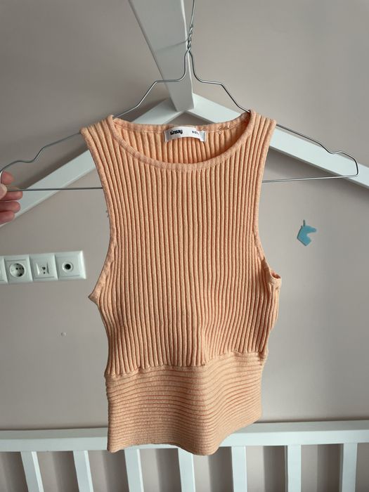 Лот от кроп топове в размери XXS/XS/S - продават се и поотделно