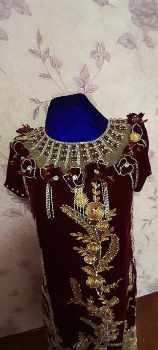 Красивое национальное платье