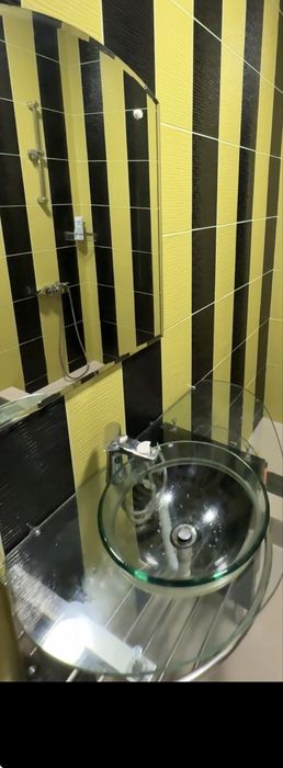 Lavoar sticla baterie si oglinda