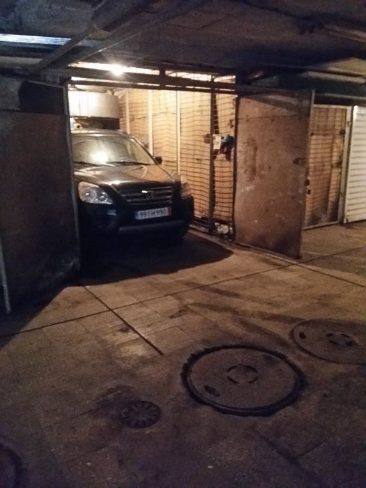 Дава се под наем Гараж / Паркомясто в София, Гоце Делчев - 20 кв.м за 91.8 € - Снимка #1