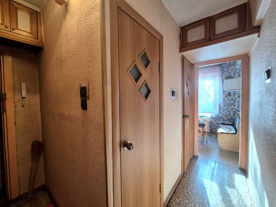 Продам 3к на 2 этаже возле школы №9