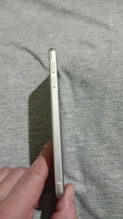 Продаю Samsung A3