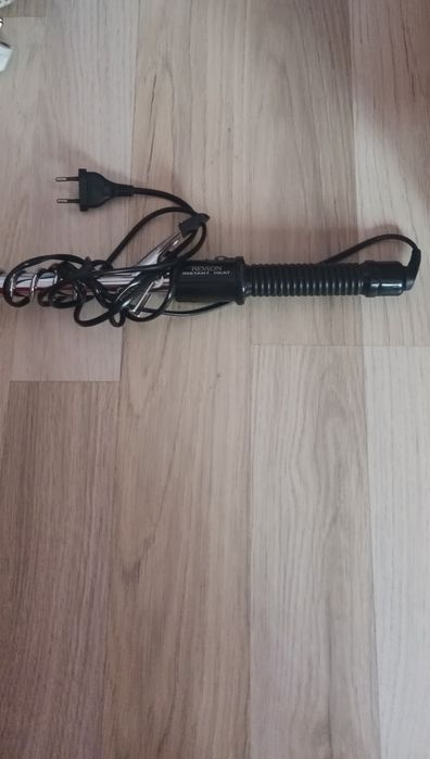 Маша за коса Revlon.Запазена.Цена-10 евро.