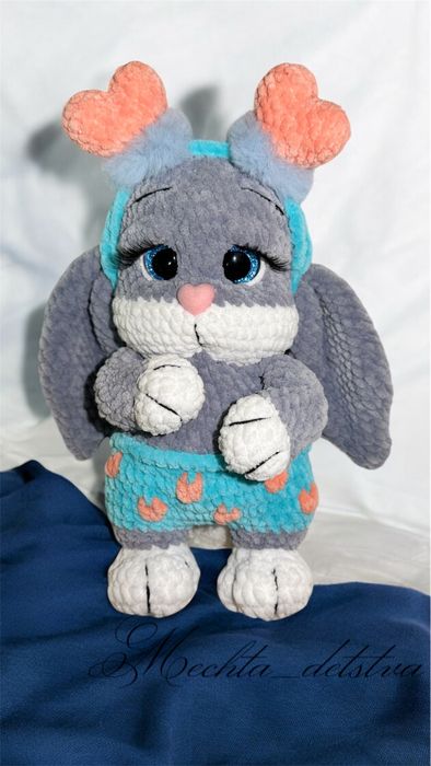 Плюшевая зайка на день влюбленных