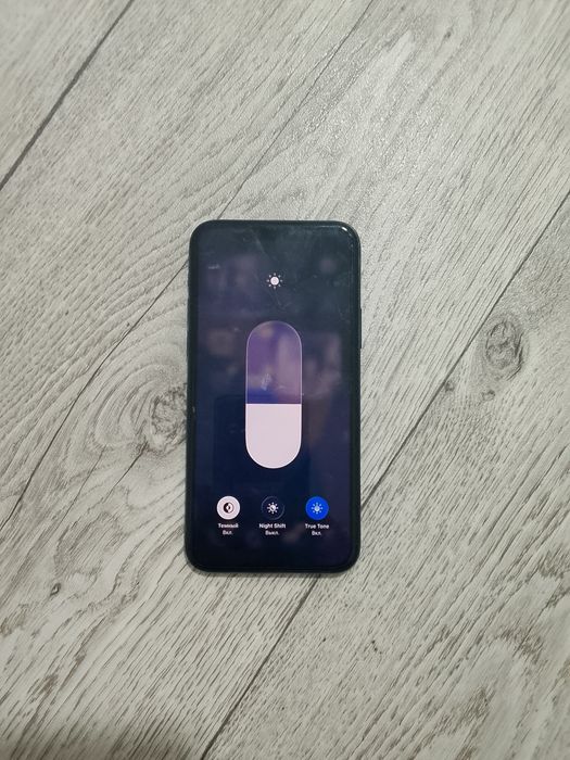 Продам айфон 11 про