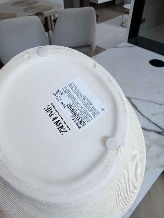 Стилни вази от Zara Home