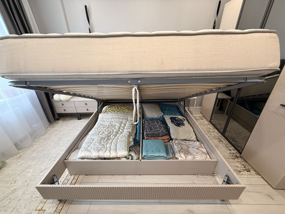 Кровать двухспальная