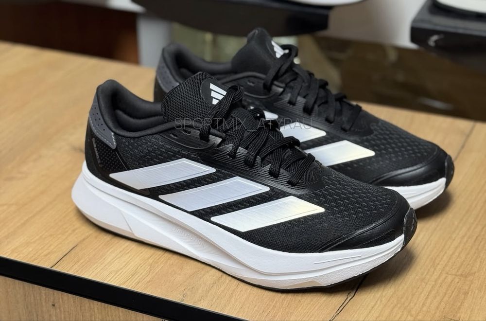 Продам кроссовки adidas original