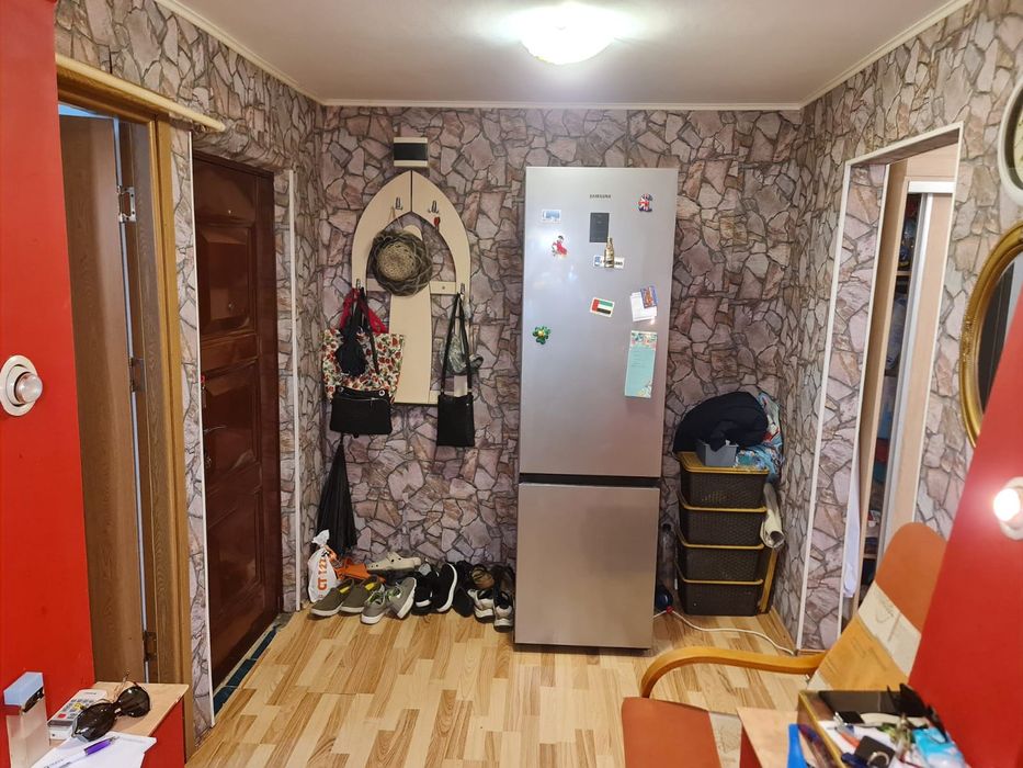 Apartament 3 camere, Strada Savinesti, Etaj 1, Tg Jiu