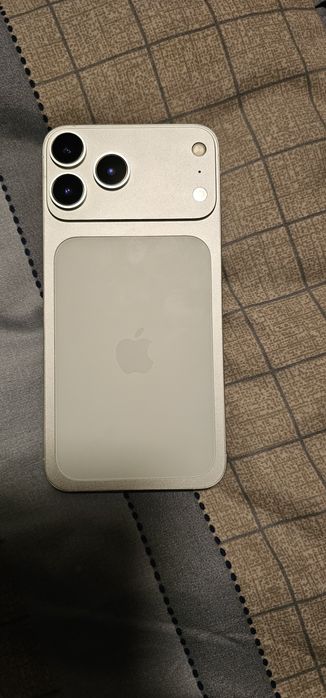 Iphone xs max 17 pro max korpus qo‘yilgan