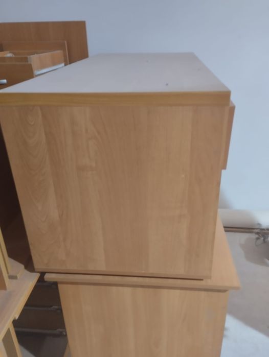 Продам офисные стулья и столы