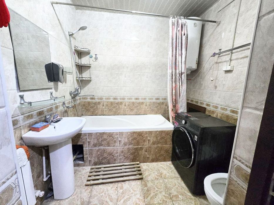 Сдаётся 2-комнатная квартира возле метро