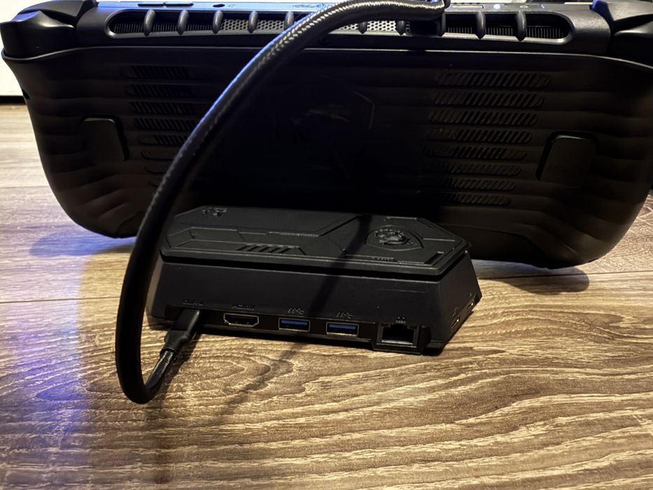 Гейминг Конзола MSI Claw 8 AI+ A2VM (+кейс + докинг станция)