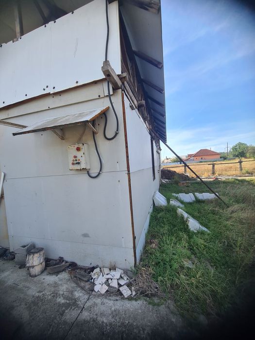 Vând teren intravilan 10 000 mp