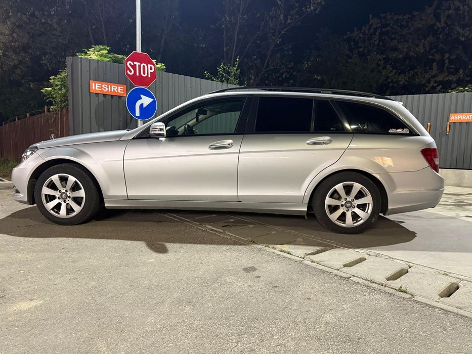 Vând mercedes c class