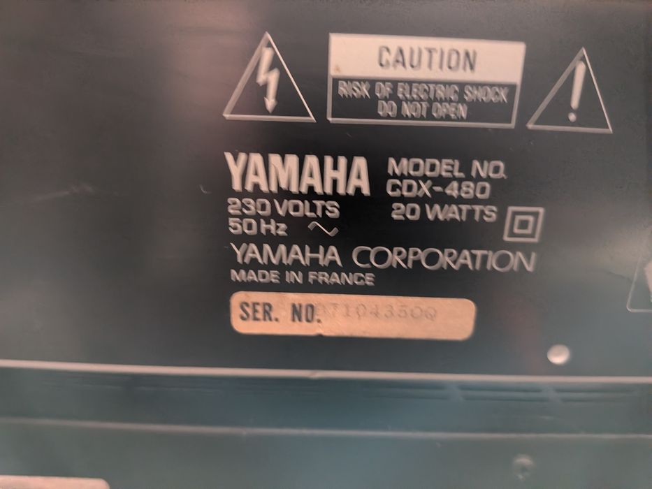 Linie amplificator Yamaha RX-385 si CD player CDX-480