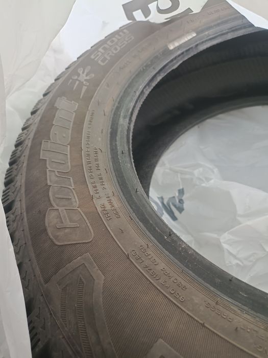 Продам зимнюю резину, шипы