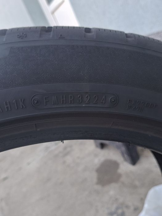 Anvelopă Falken EUROWINTER  245/45 R18 100V M+S – ca nouă