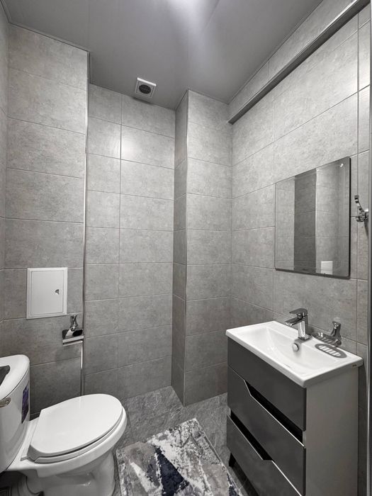 Продаётся 3х комнатная квартира 2 - этаже с лифтом. Вокзал