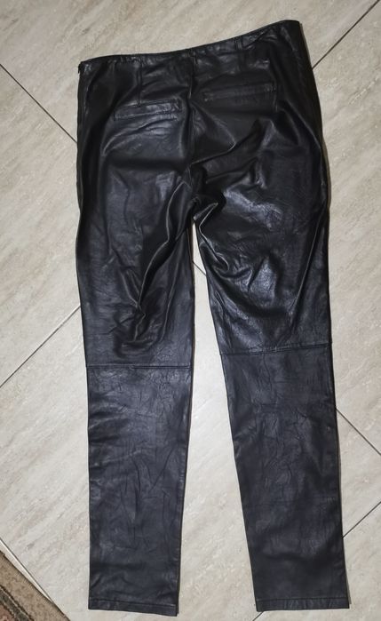 vând pantaloni piele naturala foarte moi și catifelati, NOI