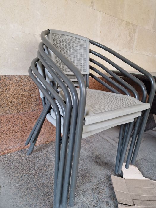 Продам стулья и стульчики