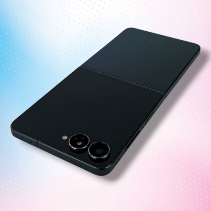 Samsung Galaxy Z Flip 7 5G 256GB 12RAM Jet Black Перфектен! Гаранция!