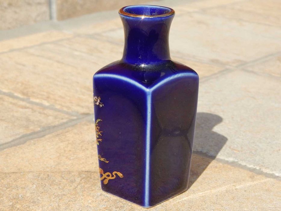 Vaza portelan japoneza anii 1970-1980 marime mica inaltime 9 cm