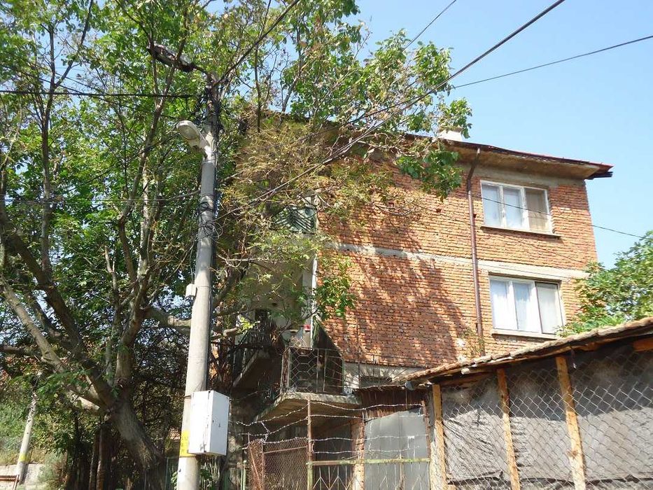 Продава се Етаж от къща в Кърджали, Боровец - 108 кв.м за 591 €/кв.м - Снимка #1