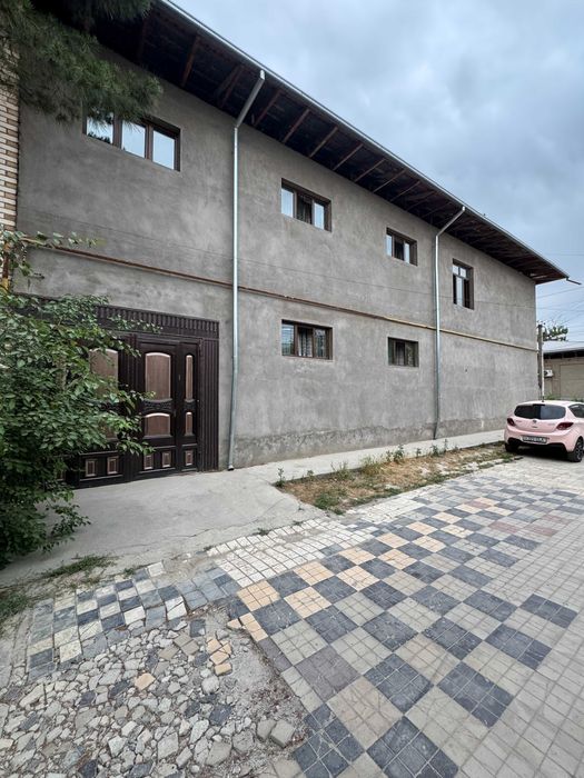 Hovli, uy. To’liq jihozlangan. Nazarbek, Harakatda.