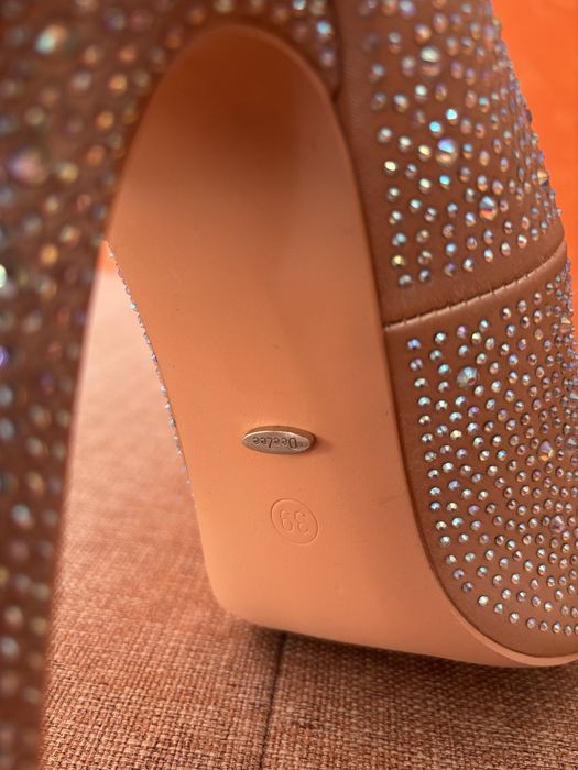 Обувки стилето с циркони