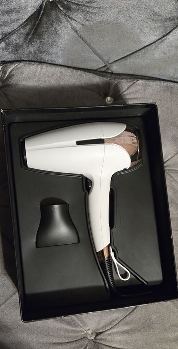GHD Helios сешоар с приставка за изправяне