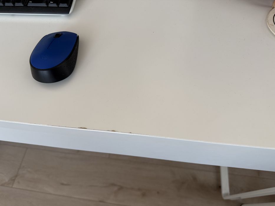 Компютърно бюро (работна маса) MICKE (Ikea)