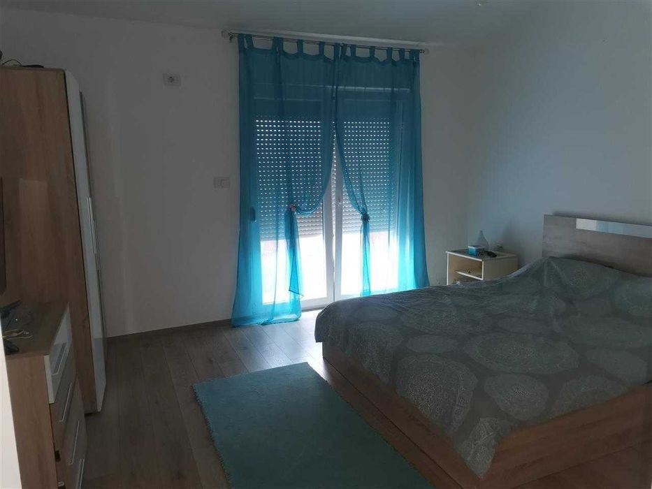 Дава се под наем Тристаен апартамент в Пловдив, Остромила - 82 кв.м за 270.3 € - Снимка #3