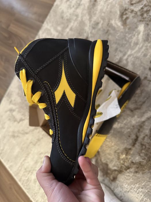 Bocanci protectie Diadora Glove Hype marimi de la 36la 39