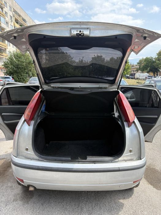 Продавам форд фокус 1.8 tdci