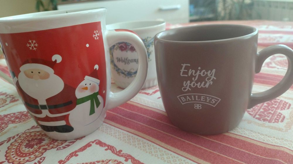 Разнообразни чаши за чай