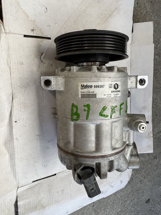 Compresor ac NOU marca valeo pt 2.0 cffb passat b7 jetta skoda golf6