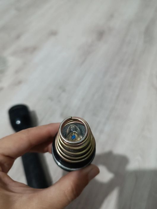 Lanterna militară MAG-LITE