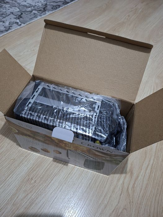 Тостер Crown (чисто нов)