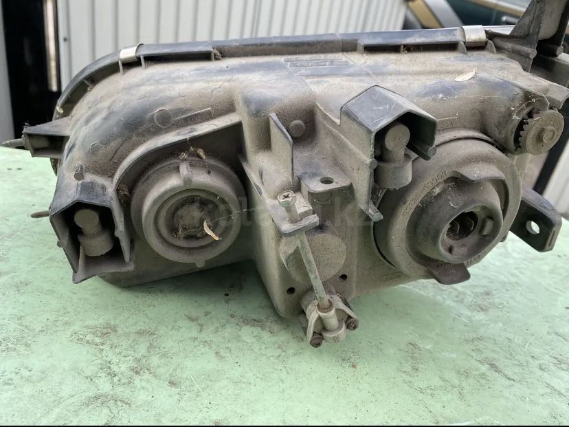 Фара на Delica булка