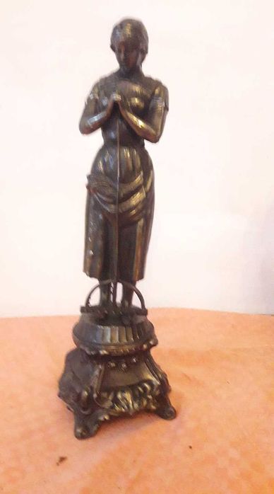 Set statuie cu tenta taraneasca