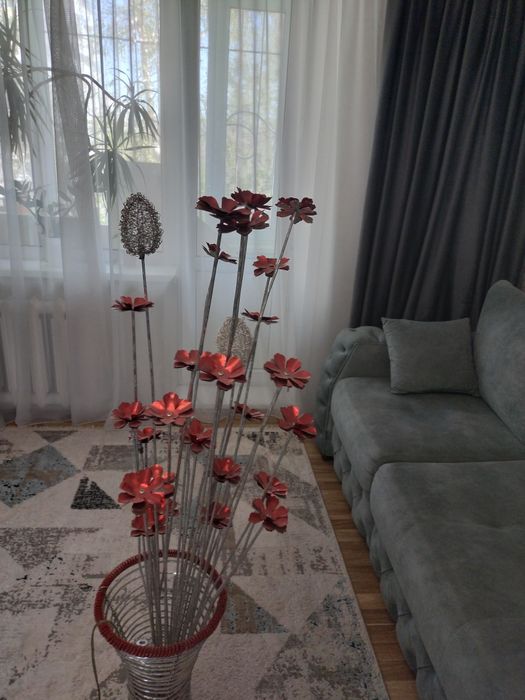 Продам цветы искуственный инвертарь