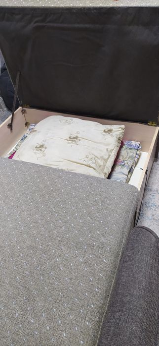 Диван двух местный