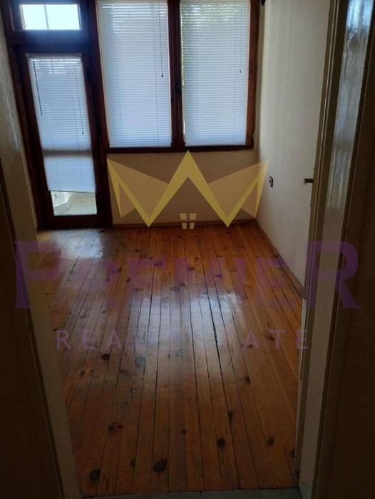 Продава се Тристаен апартамент в Бургас, Възраждане - 70 кв.м за 2072 €/кв.м - Снимка #2