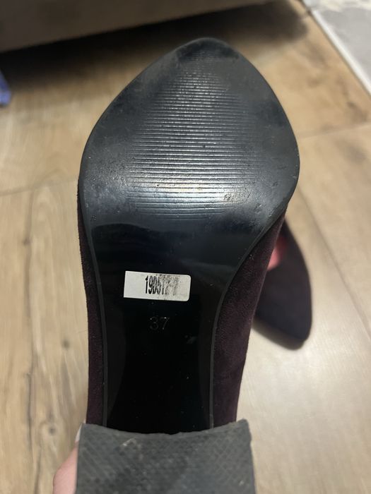 Продам женские туфли