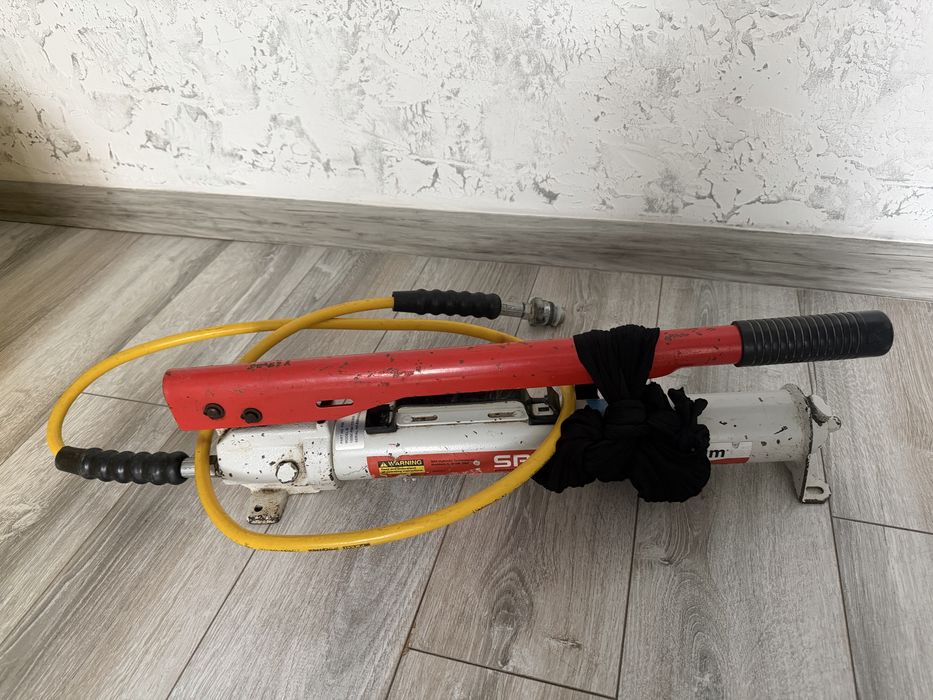 Продам гидравлический насос