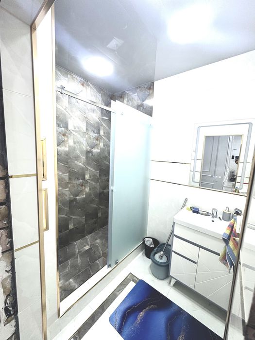 Новостройка дом сотилади 3/7/8  90 квадрат мехнат пости олдида