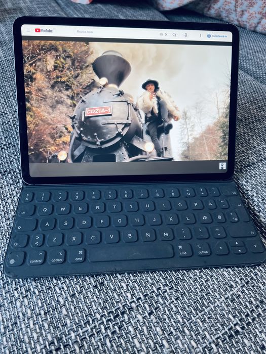 iPad Pro 11 inch Gen 1 2018 256 GB Cellular 94% bat